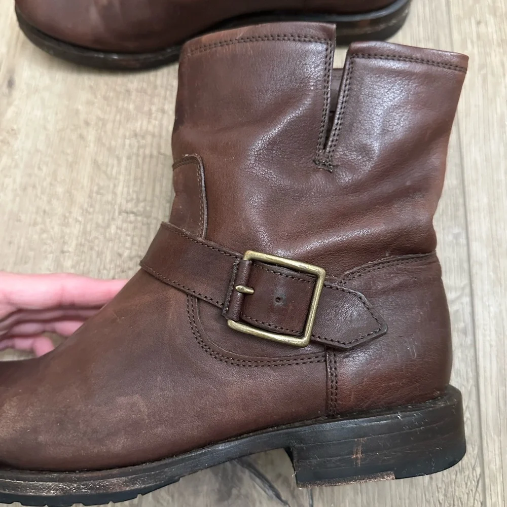 Frye Natalie short engineer Brown Leather Ankle Boots with Buckle size 8 - Picture 3 of 9